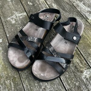 Mephisto Halinka like new women’s black sandal size 39 / 9